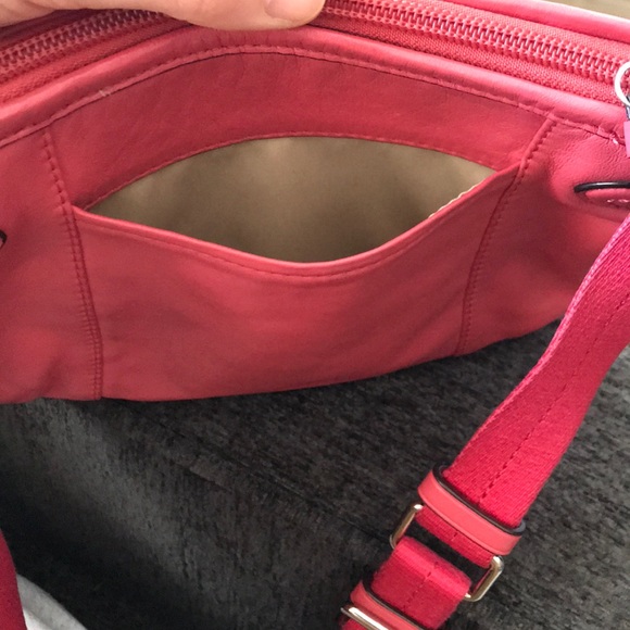 Pink coach purse - Picture 3 of 4